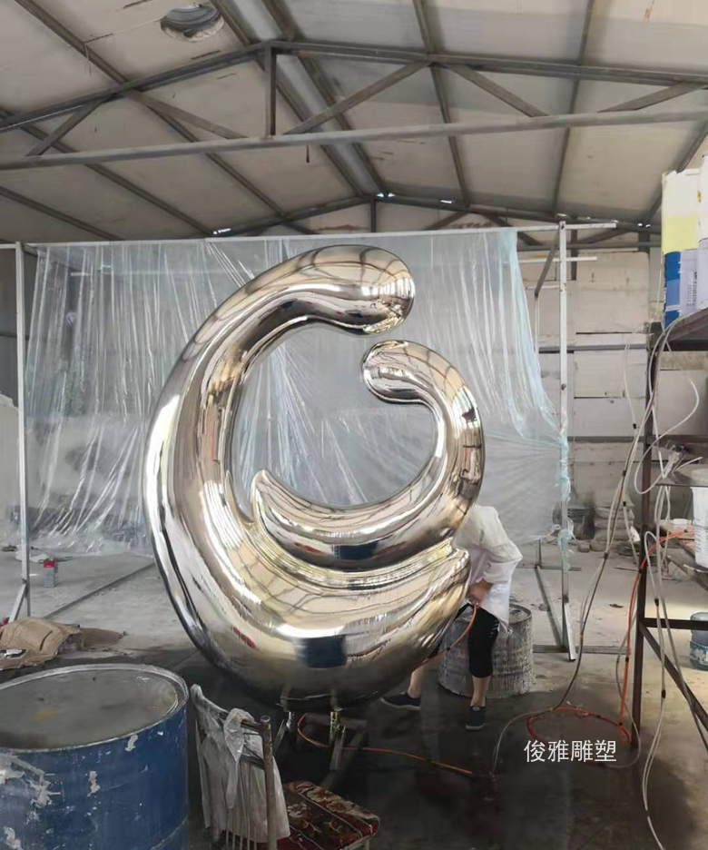 遼寧朝陽市雙塔區(qū)不銹鋼雕塑